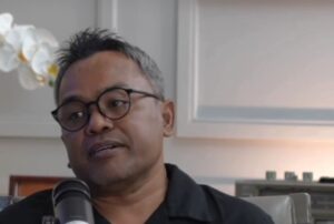 TEROR: Aktivis pro demokrasi Islah Bahrawi yang dapat teror di rumahnya.(Sumber: instagram islah_bahrawi)