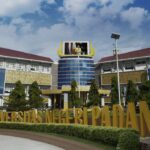 KAMPUS: Inilah kampus Universitas Negeri Padang tempat dua orang tertembak peluru nyasar. (Sumber: dok UNP)
