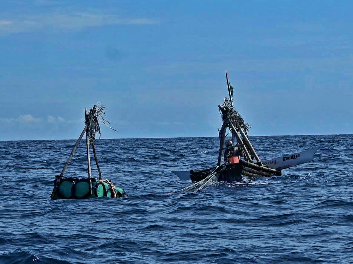 Rumpon atau roppong laut dalam, sebuah teknologi yang dikembangkan pelaut Mandar yang menyebar ke wilayah perairan Nusantara hingga manca negara.