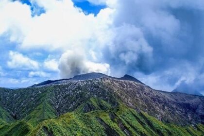 Ilustrasi: Gunung Dukonon di Halmahera Utara (Sumber: datagunung.com)